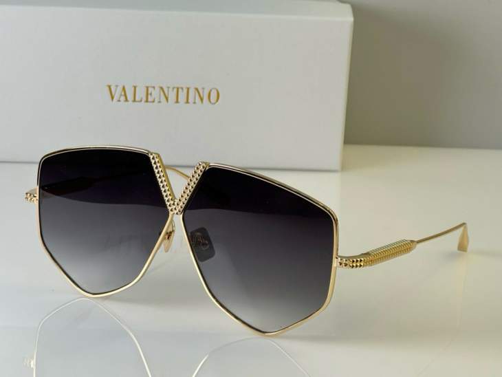 Picture of Valentino Sunglasses _SKUfw65111982fw